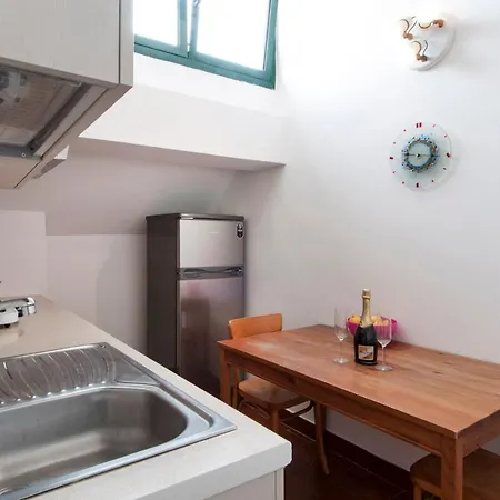 Ripa 1 Apartment Milan